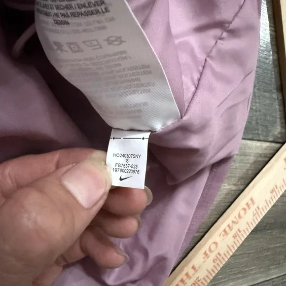 NWT Nike Women's Pink Puffer Therma Running Vest FB7537-523 Sz S Loose Fit $120 - Picture 7 of 12